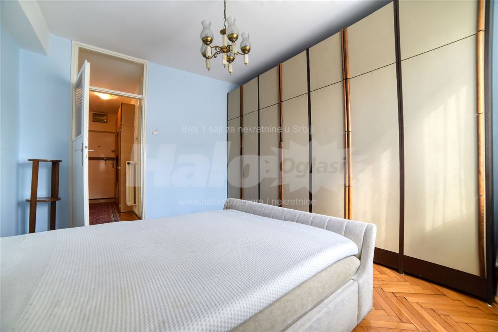 Rezervisano - Banovo brdo, Kirovljeva — 8