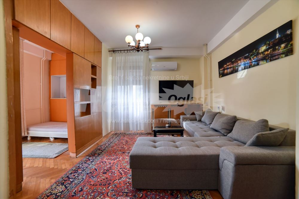 Rezervisano - Banovo brdo, Kirovljeva — 11