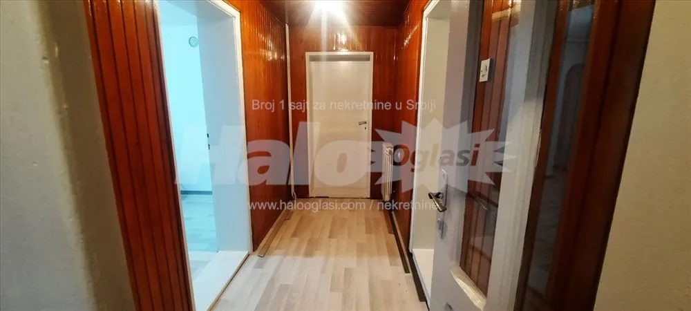 Ripanj kuća, top, centar, 180m, plac 5ari — 5