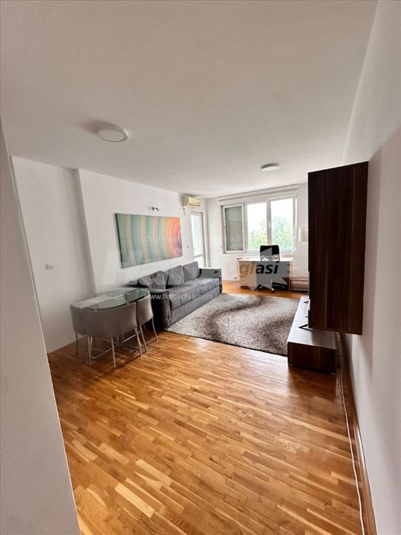 Sa garažnim mestom,  opremljen 52m2, Vojvode Stepe — 9