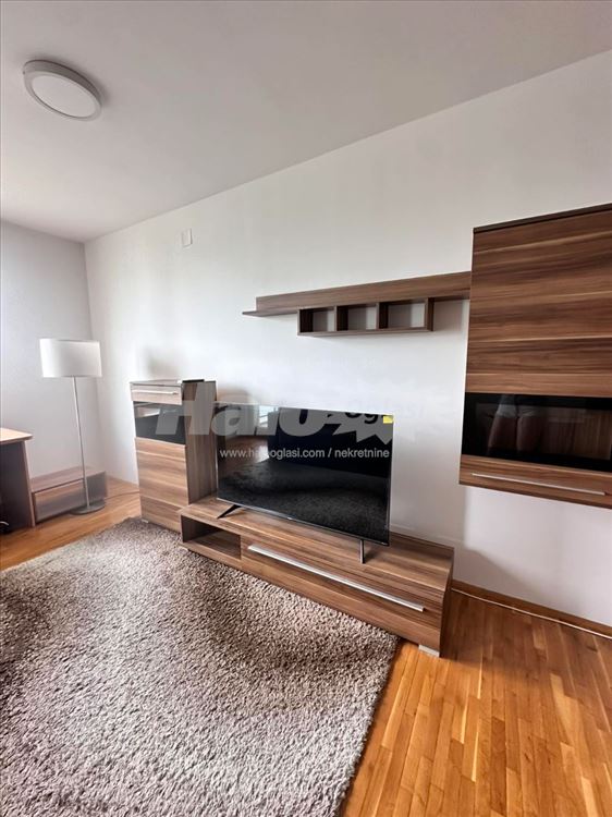 Sa garažnim mestom,  opremljen 52m2, Vojvode Stepe — 10