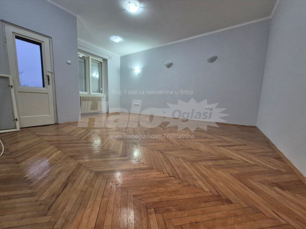 Sajam - 80m2, poslovni prostor/stan s parkingom — 2
