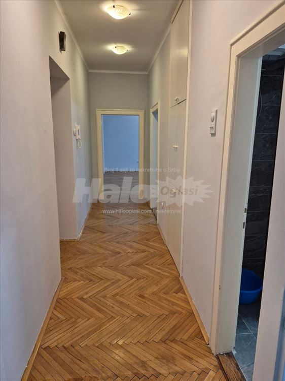 Sajam - 80m2, poslovni prostor/stan s parkingom — 4