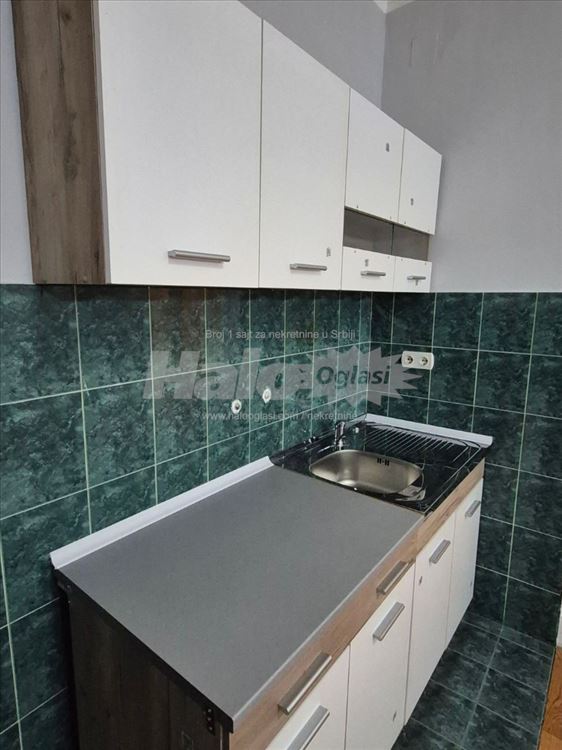 Sajam - 80m2, poslovni prostor/stan s parkingom — 9