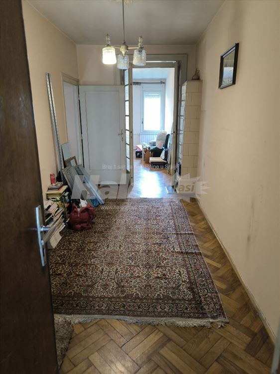 Salonac centar Narodno pozorište HITNO — 7