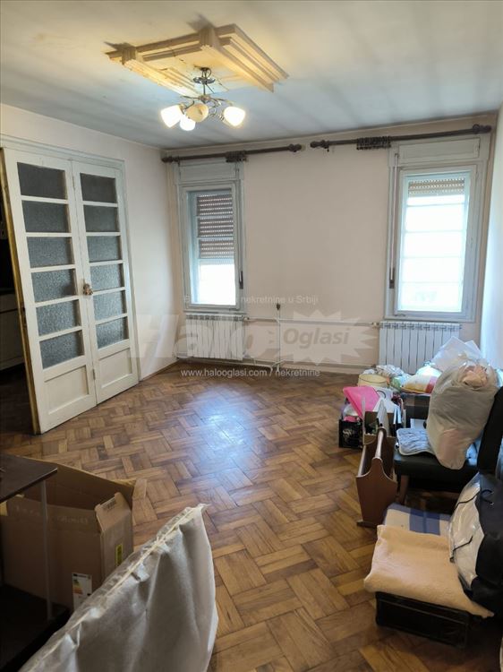Salonac centar Narodno pozorište HITNO — 12