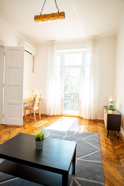Salonac (open space) u Bulevaru blizu Vuka — 6