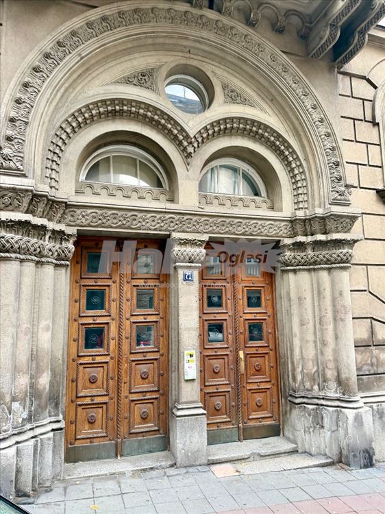Salonac Strogi Centar Kralja Petra 60m2 — 2