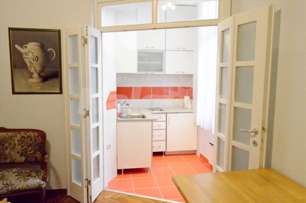 Salonac u centru grada — 3