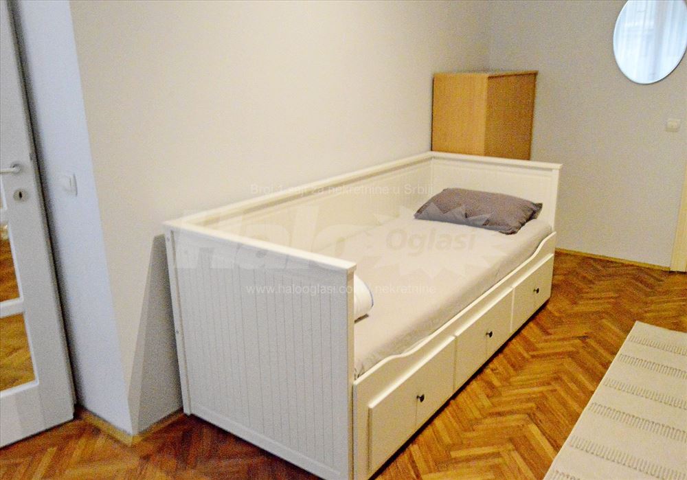 Salonac u centru grada — 10