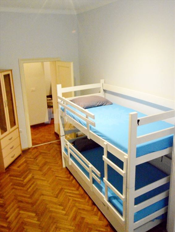 Salonac u centru grada — 12