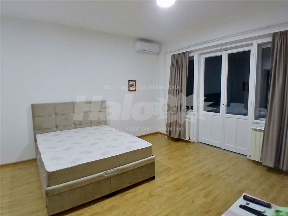 Salonski dvosoban centar — 5