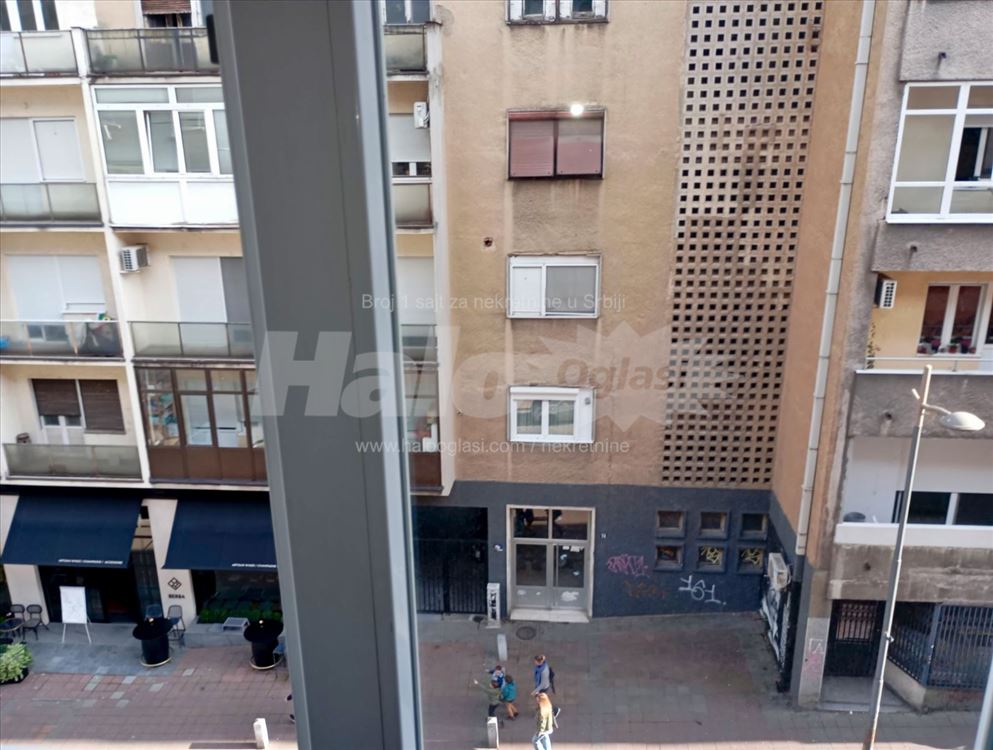 Salonski dvosoban centar — 15