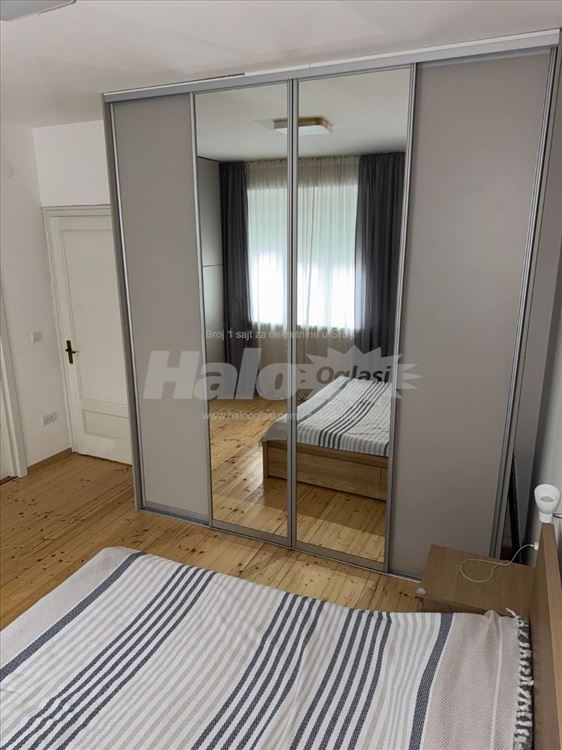 Salonski stan, renoviran, opremljen, parking mesto — 4