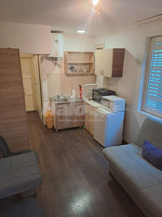 Sarajevska, IV/VI sprat, TA, 24m2 — 9