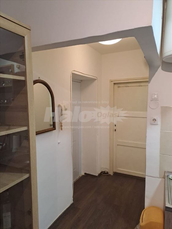 Sarajevska, IV/VI sprat, TA, 24m2 — 10