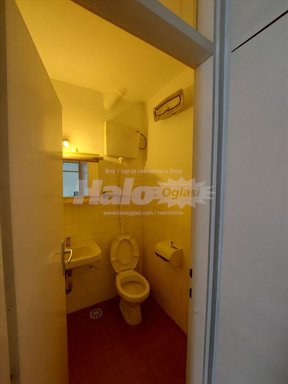 Sava Centar blok 22 52m2 stan sa garažom — 11