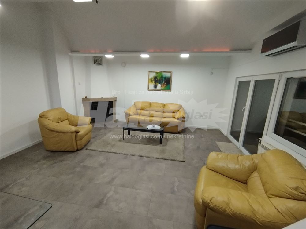 Savski trg 3,5 soban — 2