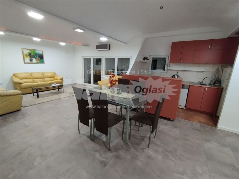 Savski trg 3,5 soban — 4
