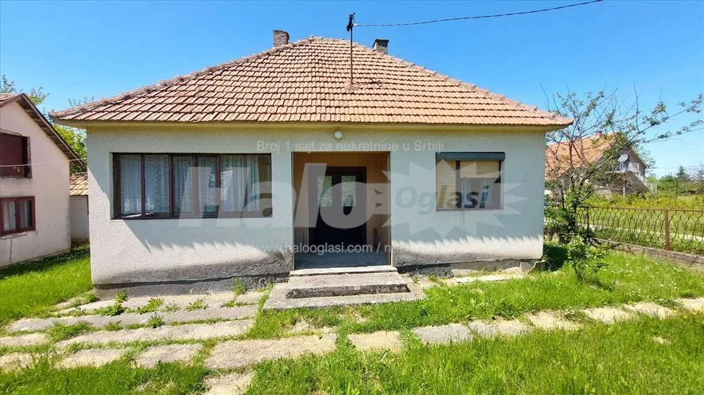 Seosko domaćinstvo od 38 ari, kuca 50 m2, prodaja. — 5