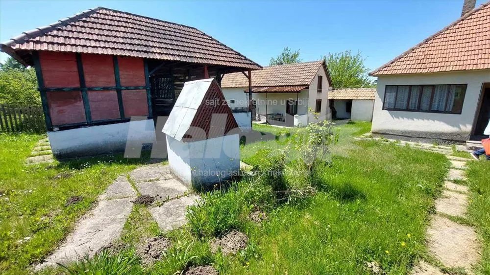 Seosko domaćinstvo od 38 ari, kuca 50 m2, prodaja. — 6