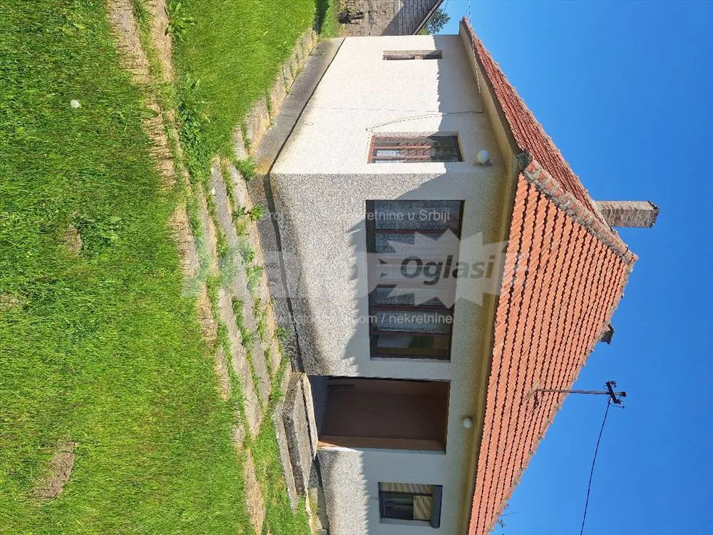 Seosko domaćinstvo od 38 ari, kuca 50 m2, prodaja. — 8