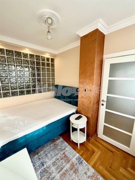 Sime Igumanova, Neimar 50m2 prvi put se izdaje — 15