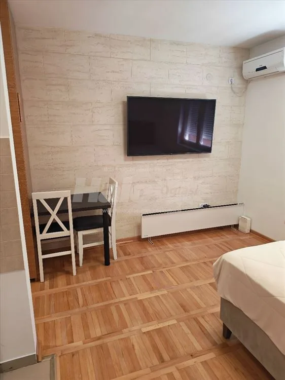 Skojevsko naselje renoviran kompletno namešten — 6