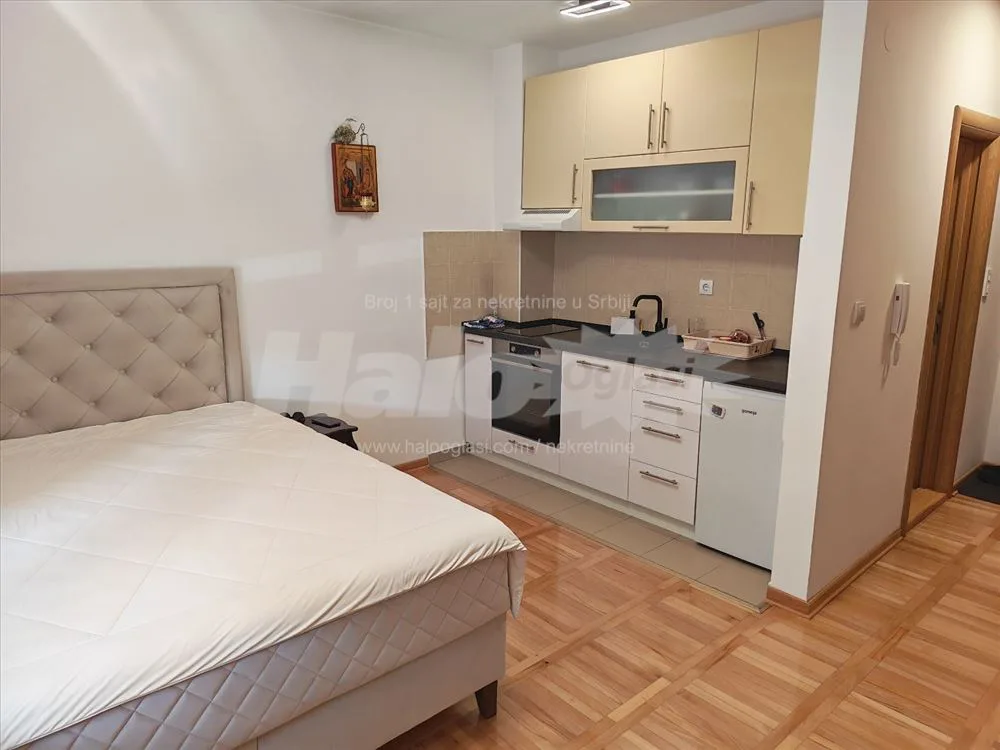 Skojevsko naselje renoviran kompletno namešten — 7