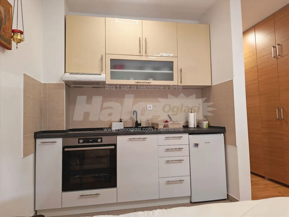 Skojevsko naselje renoviran kompletno namešten — 12