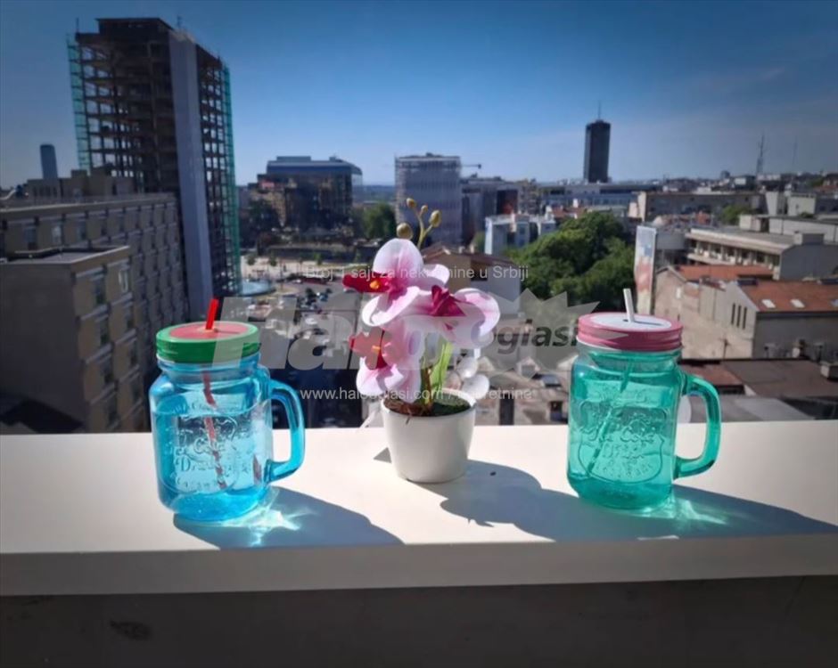 Slavija ,centar , izdajem 2.0 50m2 630e VLASNIK — 10