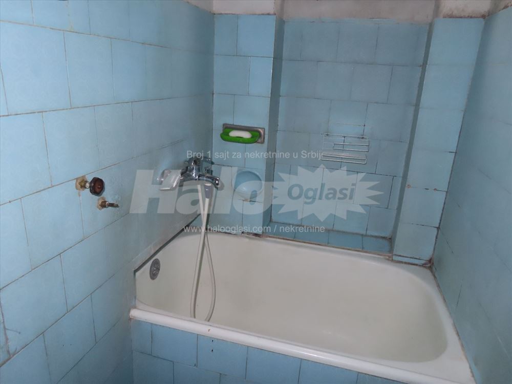 SNIŽENO Salonski stan pored Skupštine — 5