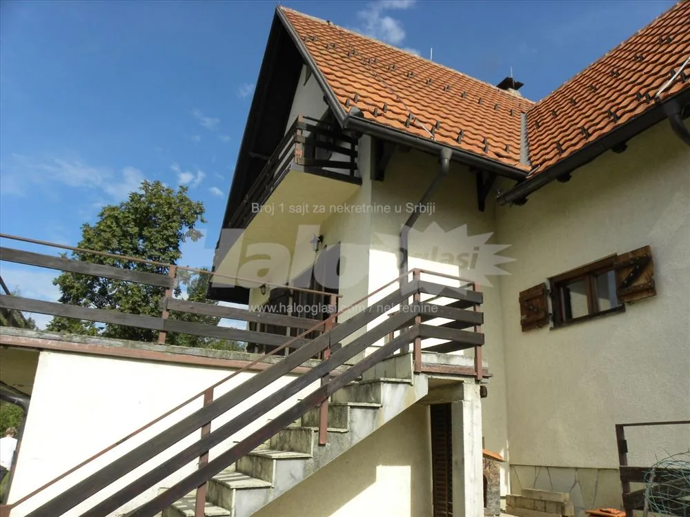 Sopot Kosmaj Lux kuća sa prekrasnim pogledom video — 11