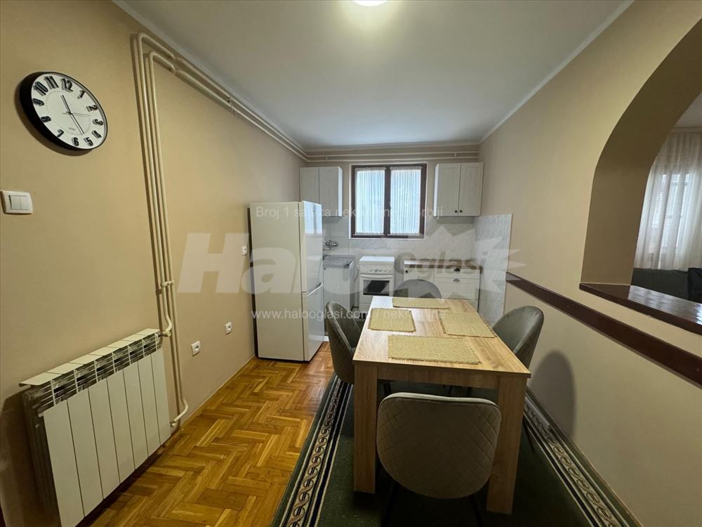 Sredjen 2,5 stan od 60 m2 , Medaković II — 5