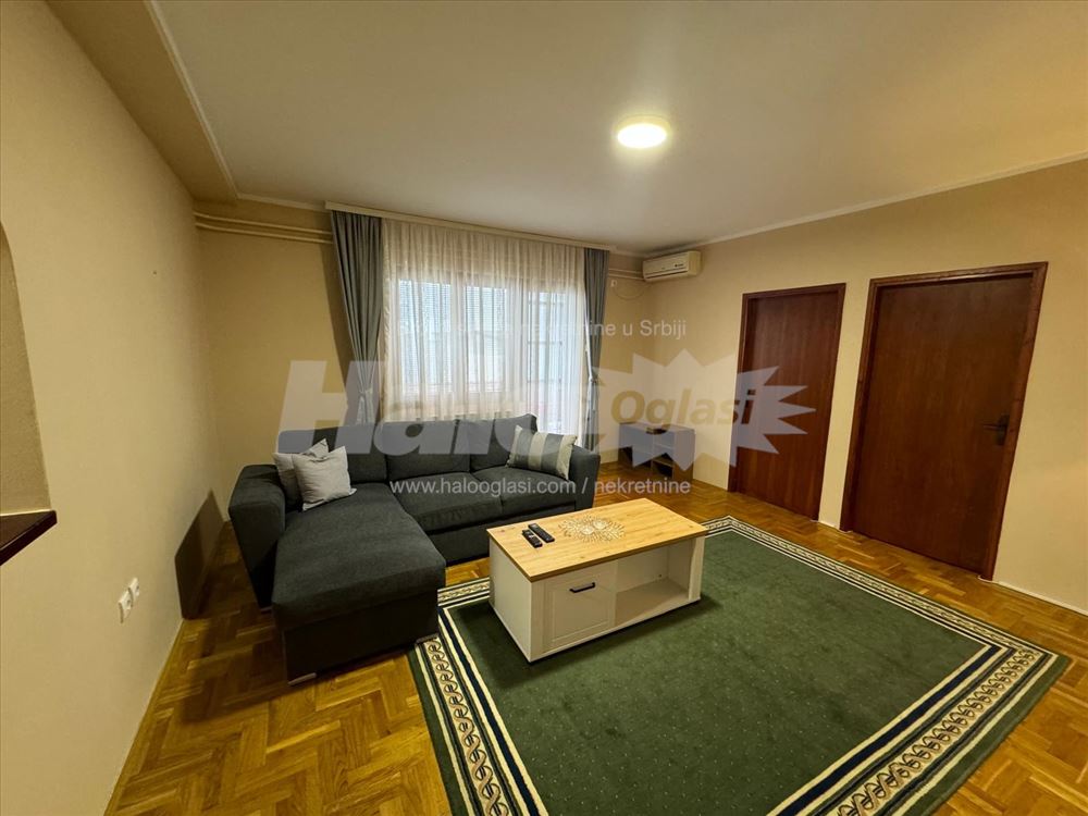 Sredjen 2,5 stan od 60 m2 , Medaković II — 8