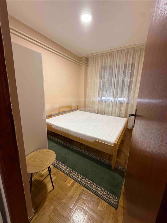 Sredjen 2,5 stan od 60 m2 , Medaković II — 10