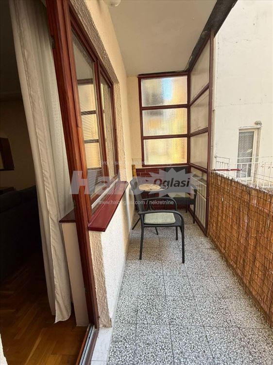 Sredjen 2,5 stan od 60 m2 , Medaković II — 14
