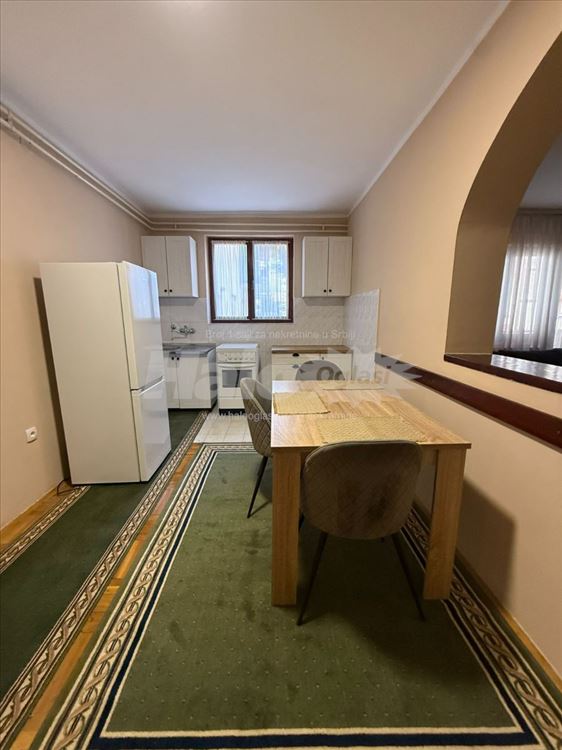 Sredjen 2,5 stan od 60 m2 , Medaković II — 15