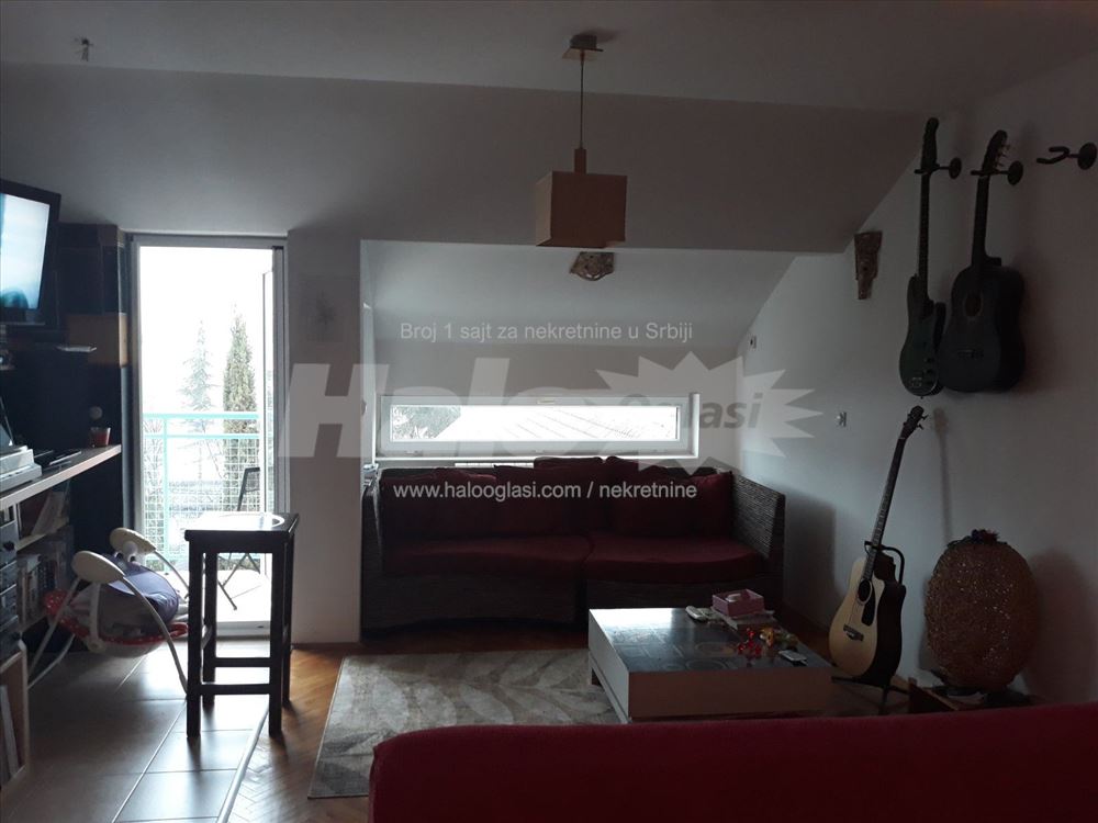 Dvosoban(61m²+10m²)+parking mesto. Vlasnik. — 2