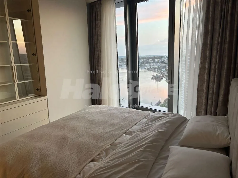 St. Regis Kula|Pogled na reku i Kalemegdan — 6