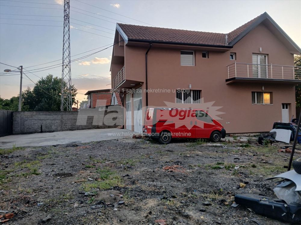 Stambeno poslovna kuća, Zrenjaninski put, Krnjača — 4
