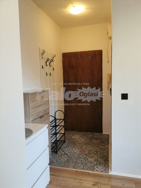 Stan 0,5- Karaburma centar — 3