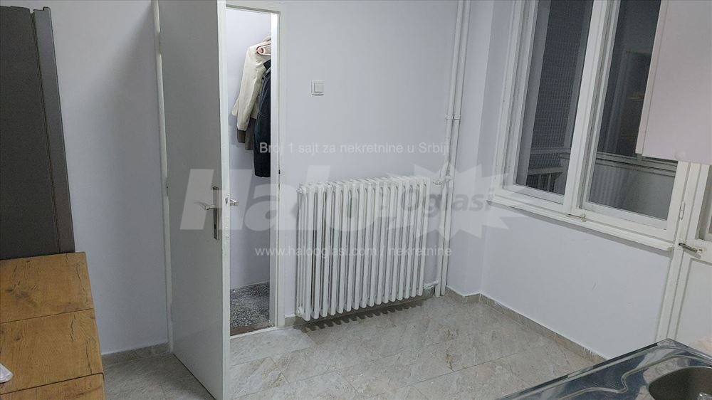 Stan 1.5-2soban 47m pulunamesten ili prazan — 15