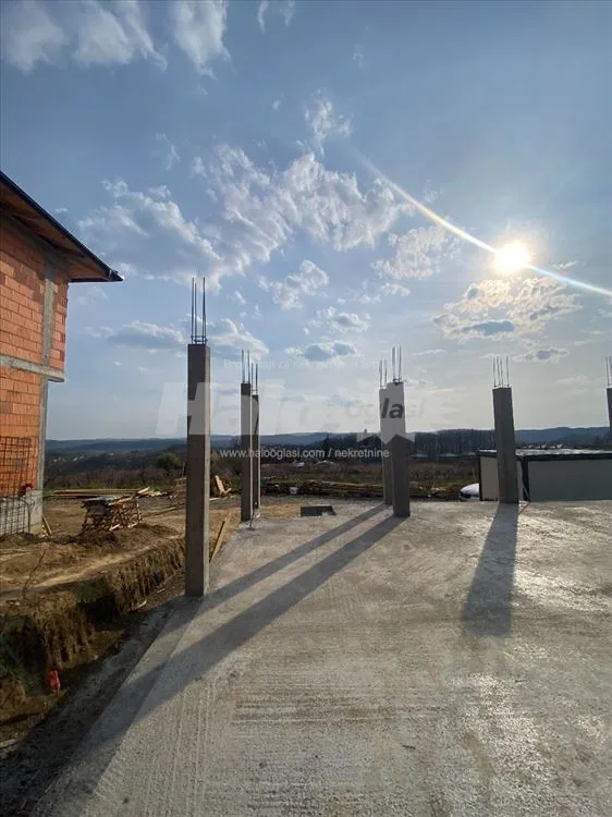 Stan 105m2 sa lepim pogledom sa 2-3 ara placa — 8