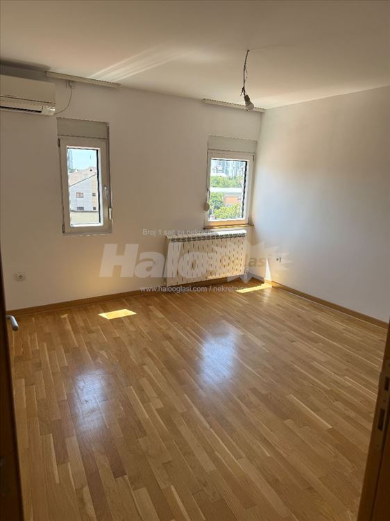 Stan 144m2 - Zemun - Laze Jovanovic Porcija - NOV — 12