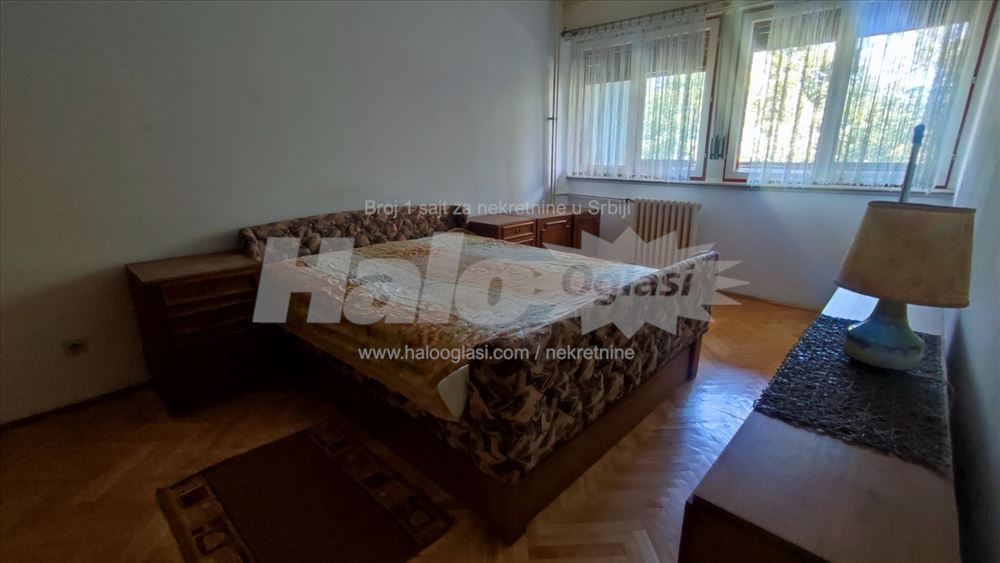 Stan 2.0, Hotel Jugoslavija, namesten — 2