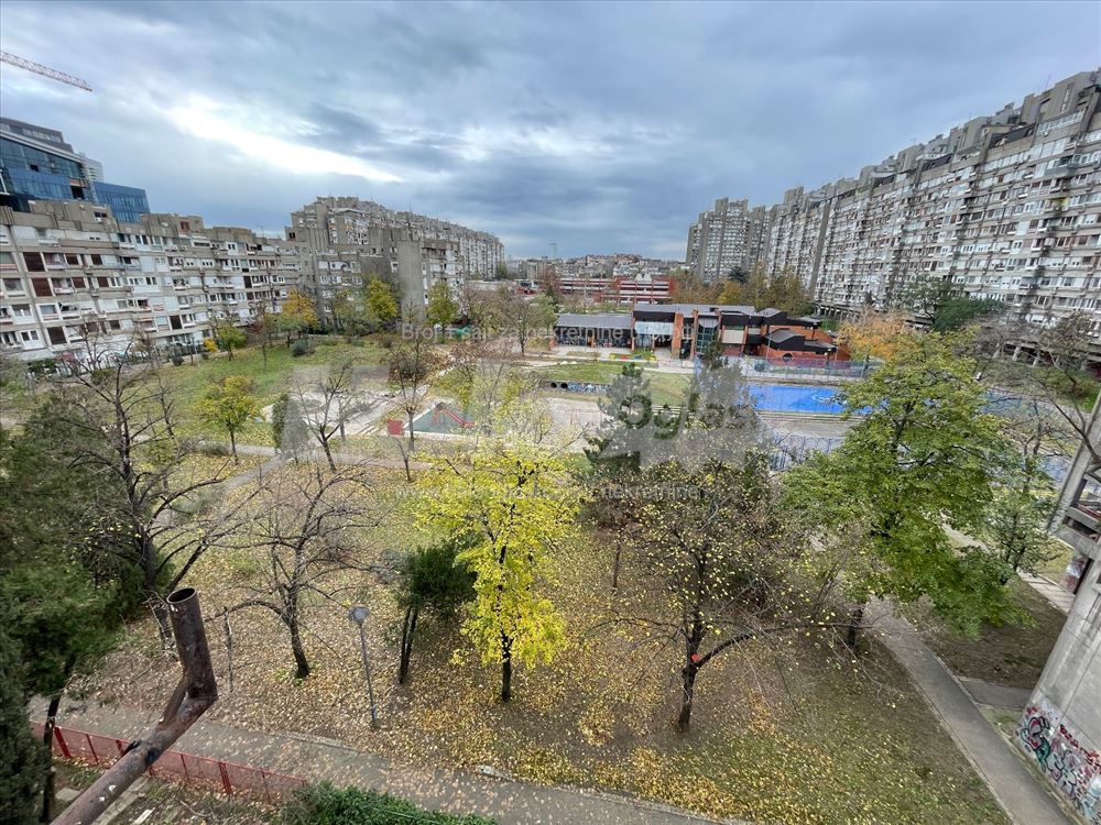 Stan 23. blok sa garažom — 4