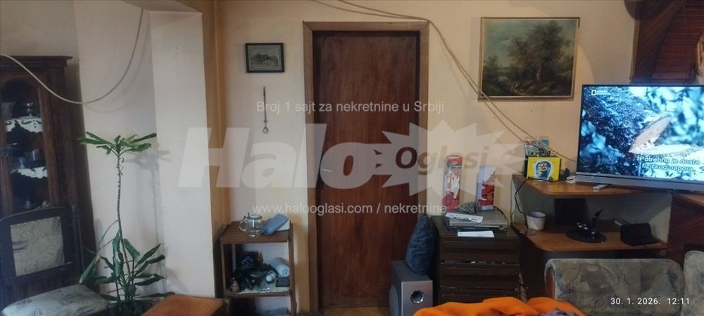 Stan 3.0 u Zemunu na Muharu, Cara Dusana ulica — 2
