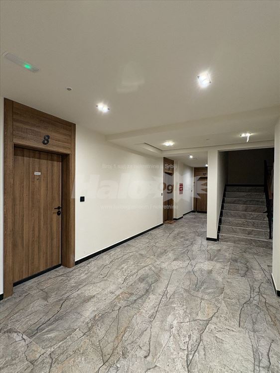 Stan 36m² + terasa 25m2 + garazno mesto — 7