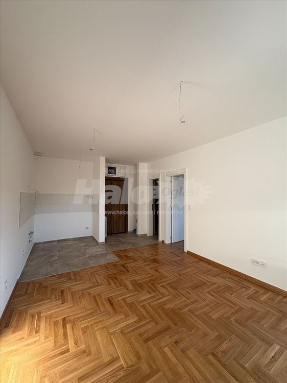 Stan 36m² + terasa 25m2 + garazno mesto — 10